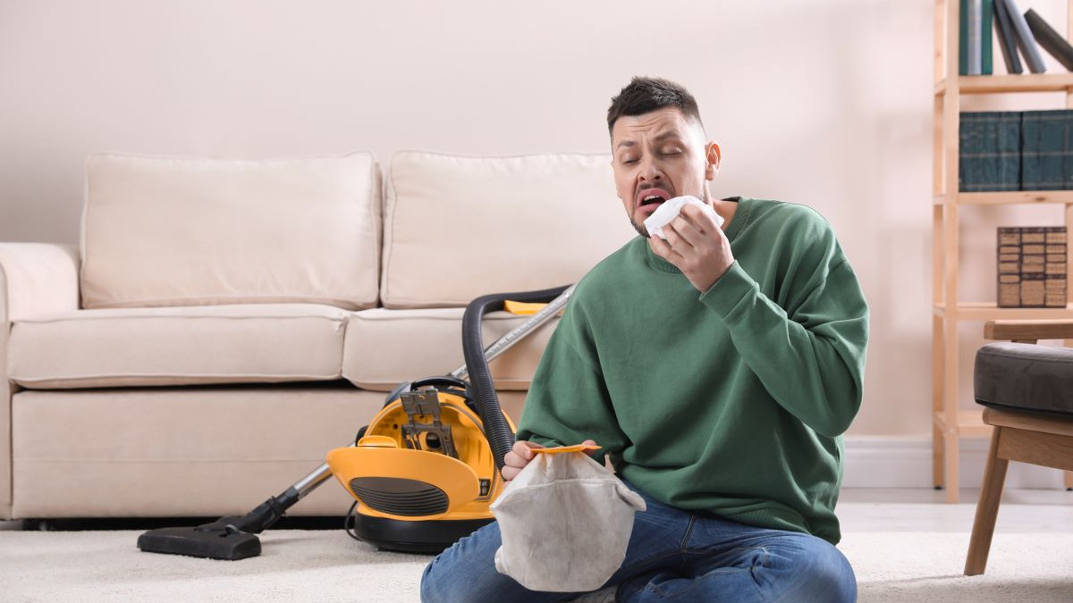 Vous éternuez chez vous ? Cette allergie pourrait être la cause !