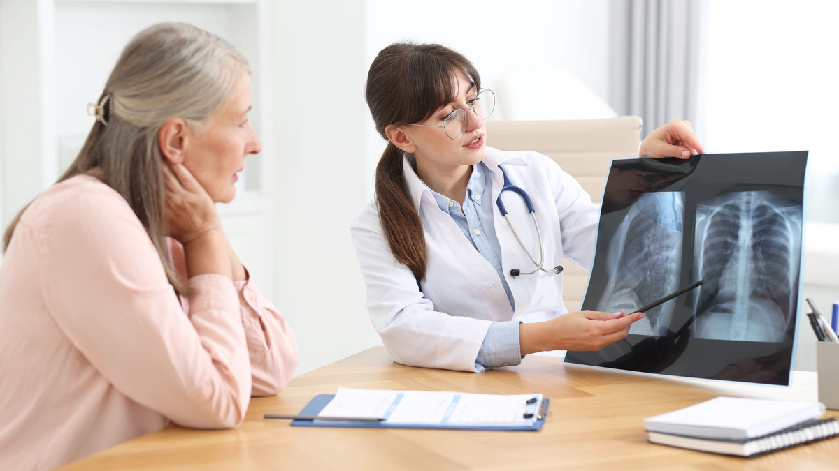 Cancer du poumon : ce symptôme matinal à ne jamais ignorer !